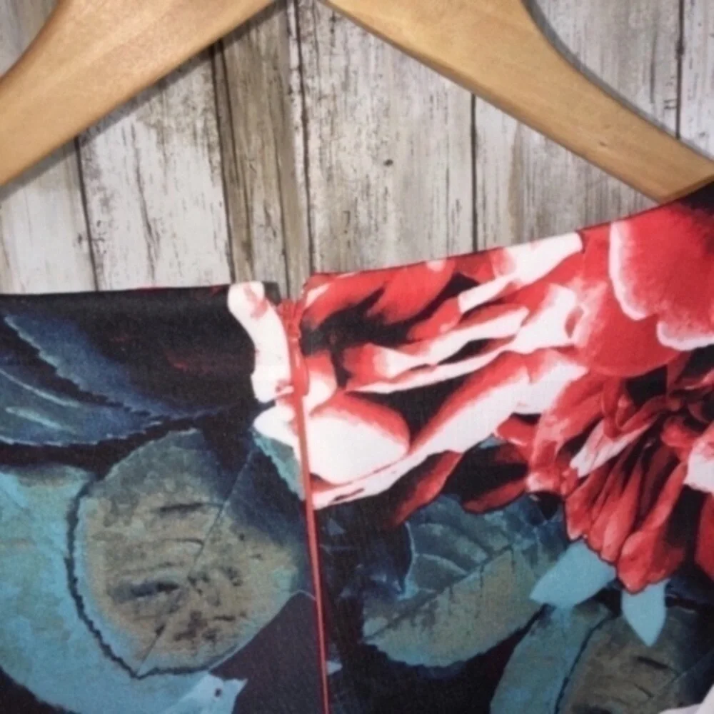 Tahari Floral Fitted Dress - Picture 6 of 6